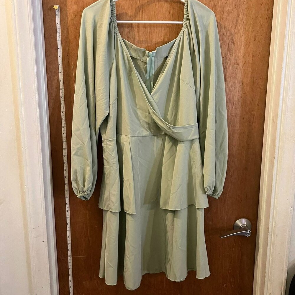 🐻Size 1X - Shein - Light Green Long Sleeve Midi Dress